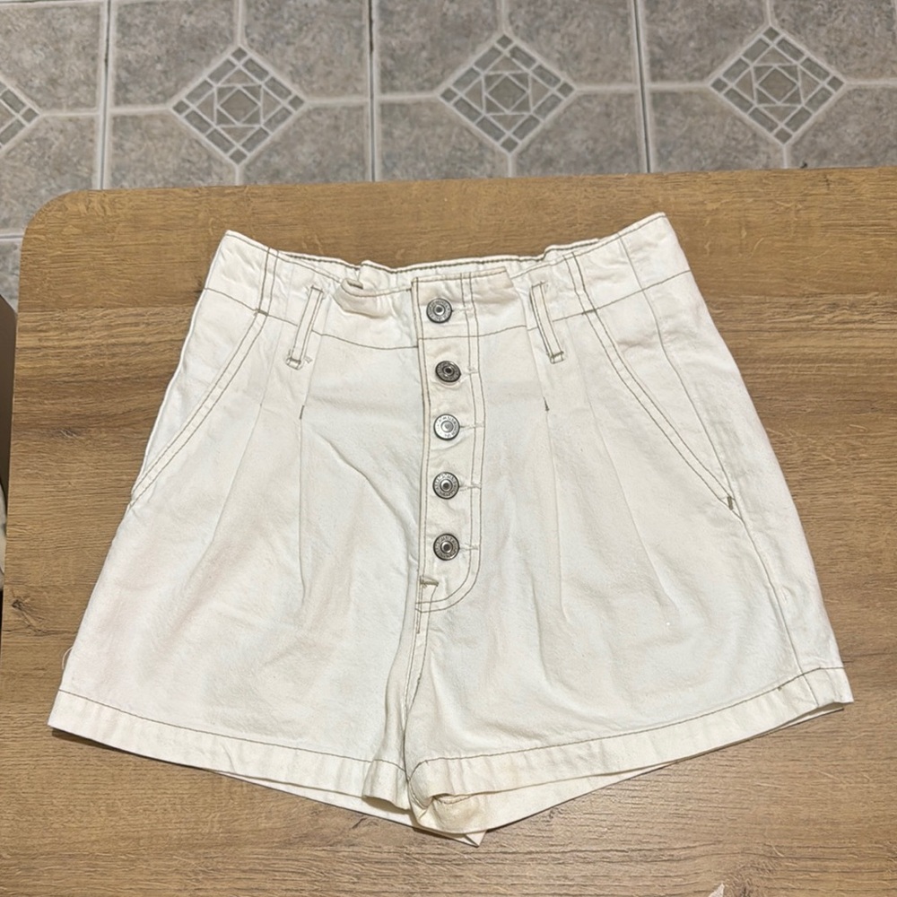 24 Abercrombie & Fitch Cream High Waist Shorts